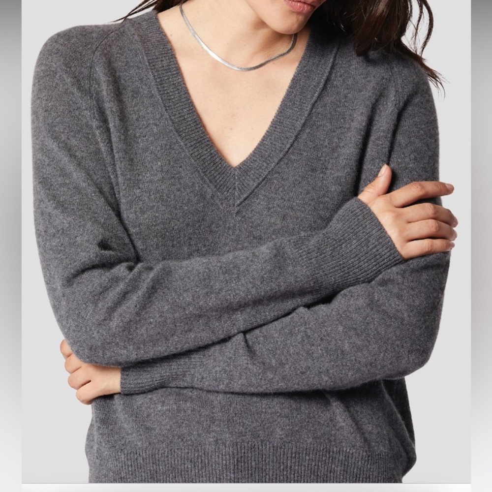 Anne Klein 100% Cashmere Charcoal Grey V-neck Long Sleeve Sweater Size S